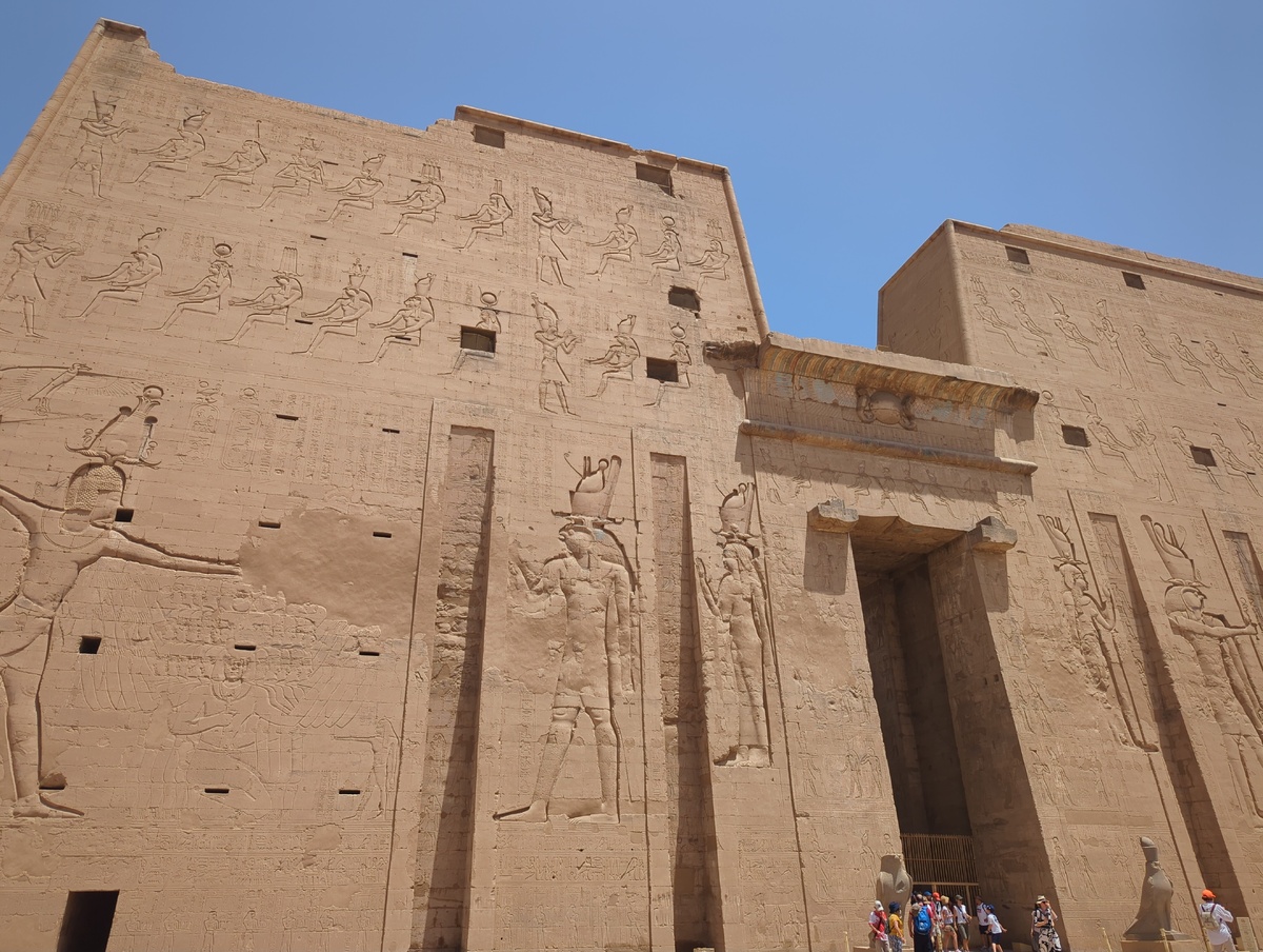 Пилон храма в Эдфу