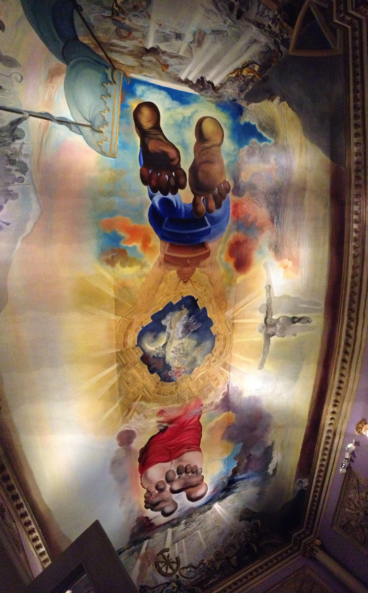 Потолок в доме Дали.