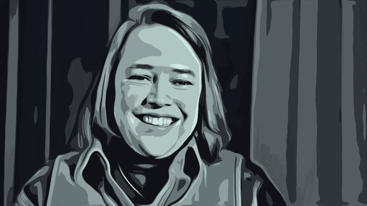 Стивен Кинг представляет Энни как хитрую и безжалостную натуру, скрывающуюся за обаятельным внешним видом, намекающим на признаки паранойи и возможного пограничного расстройства личности.