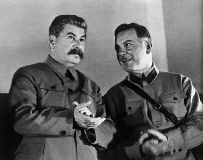 Иосиф Сталин и Климент Ворошилов. /Фото: author.today.