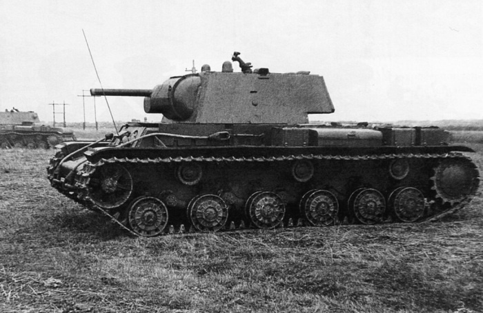 КВ-1 - главный тяжелый танк Красной армии. /Фото: steamcommunity.com.