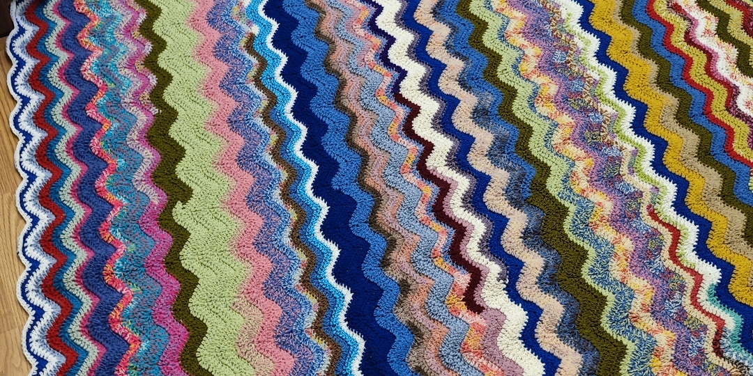 Закончила вязать плед