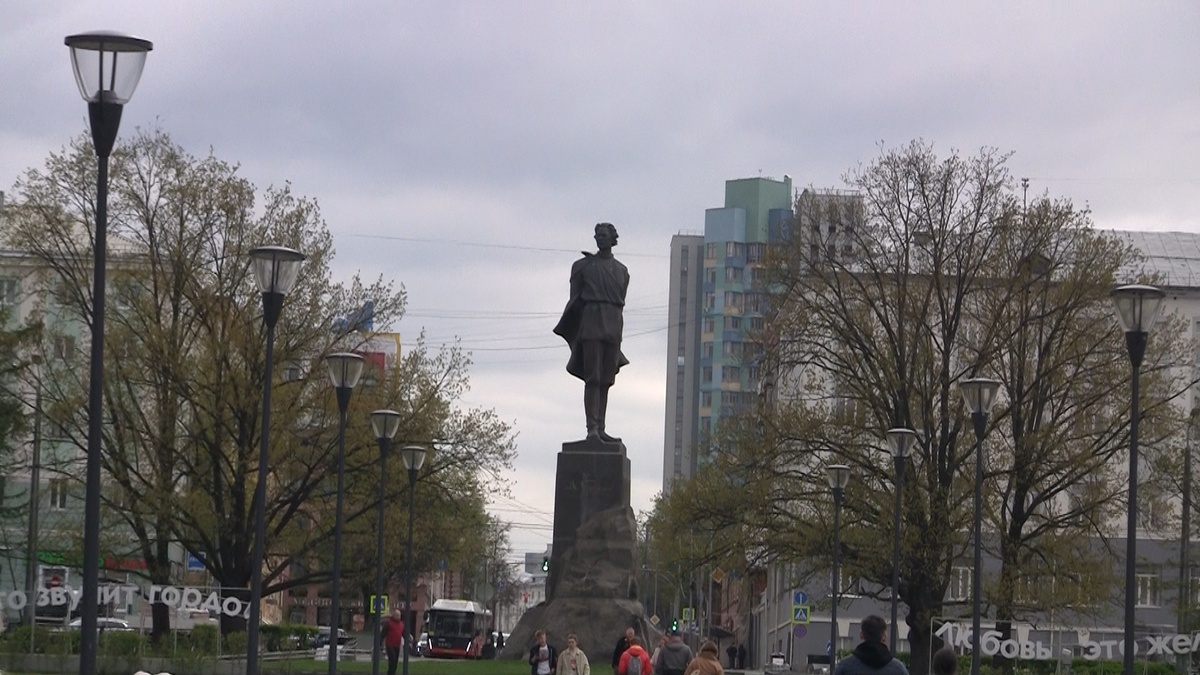 Памятник Максиму Горькому на одноименной площади, Нижний Новгород. Фото автора