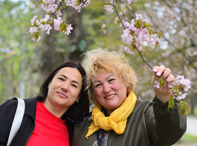 Сакура женщинам очень к лицу!