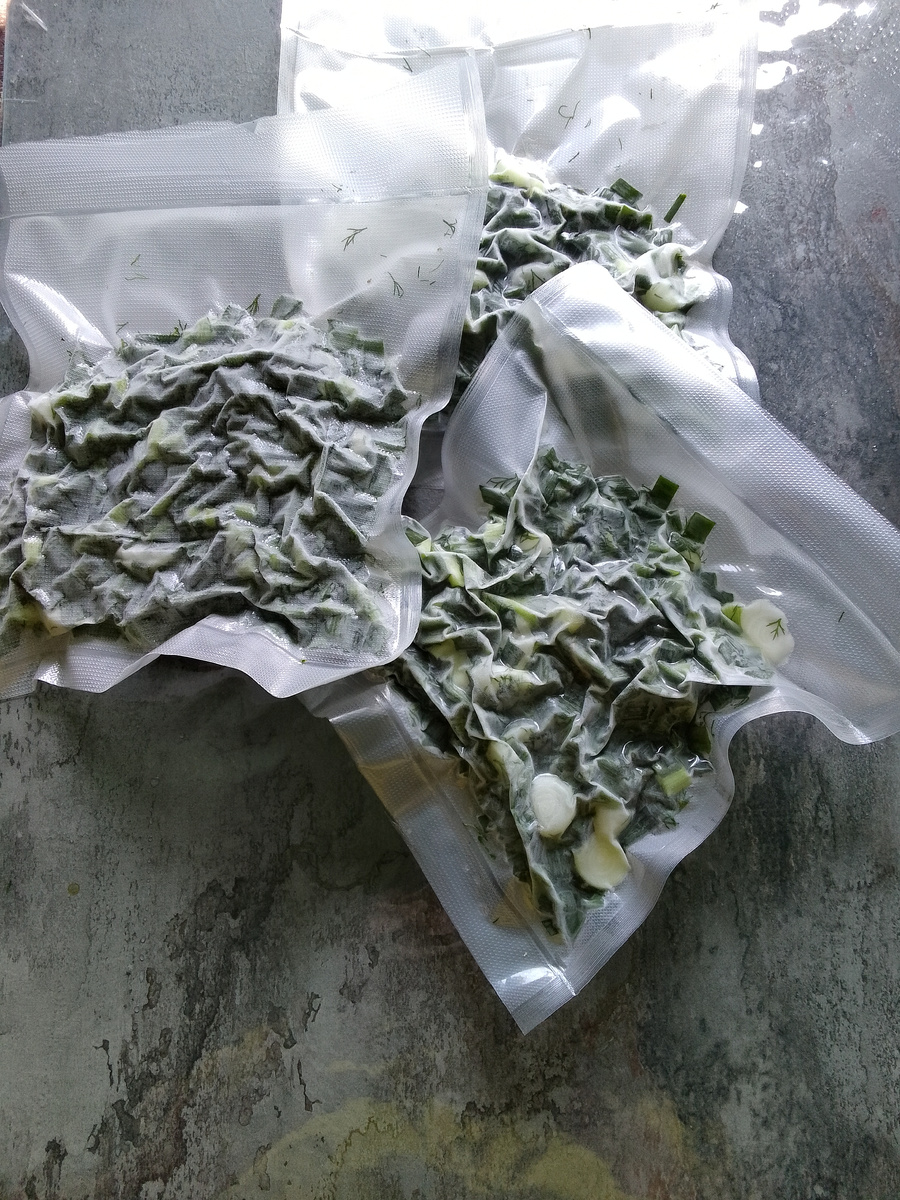 Лук и укроп завакуумированные