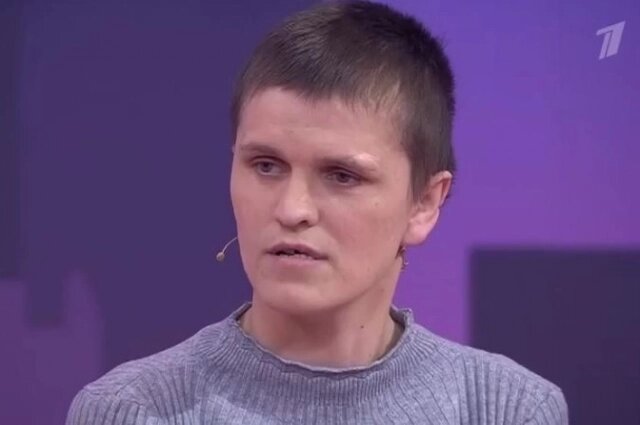    Ведущие уверили Алену, что прическа ей идет. Фото: Кадр видео/ «Первый канал»/ Ток-шоу "Мужское / Женское"