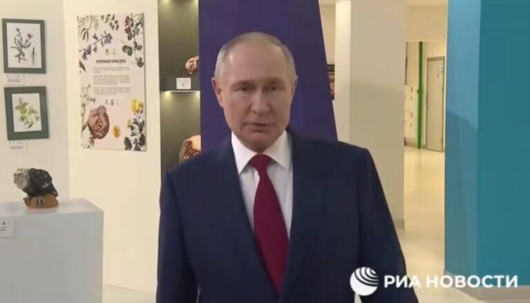    Главное из разговора Путина и Трампа: Украина, отношения РФ и США, обмен заключенными Белов Михаил Александрович