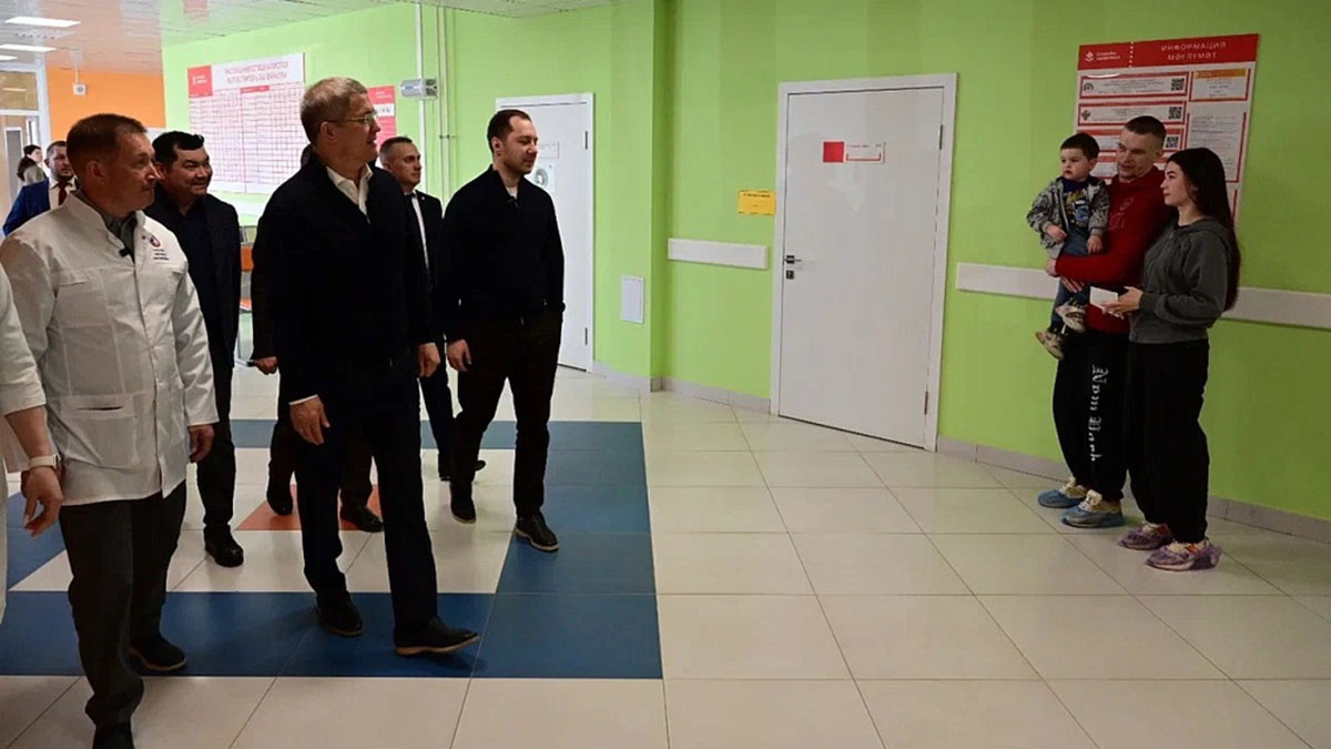    с. Кармаскалы. Новая детская поликлиника, апрель 2025 г.