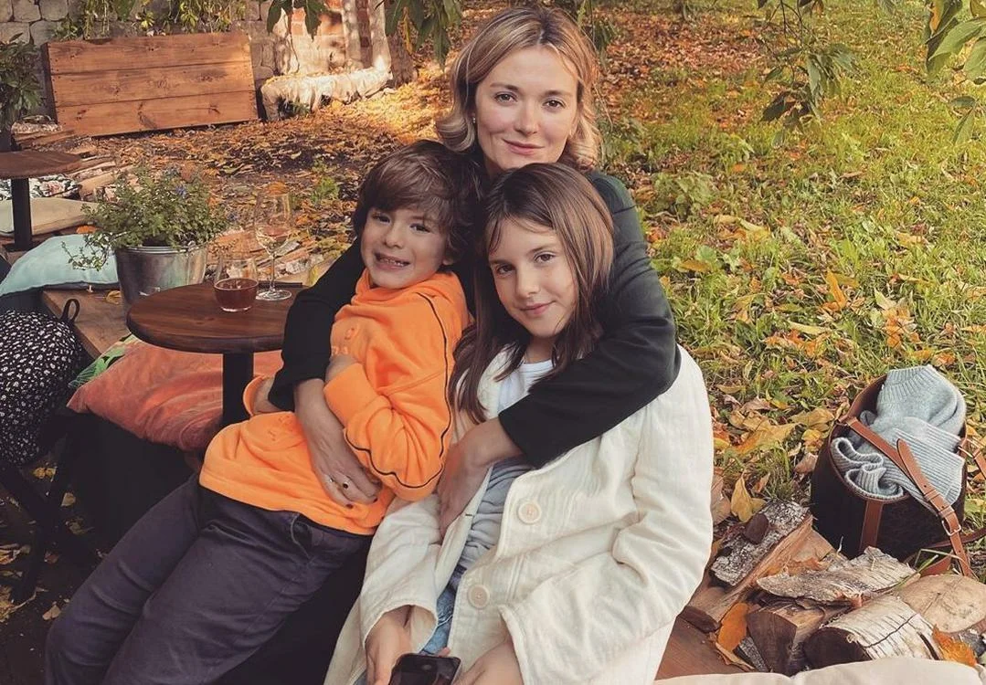 Надежда Михалкова с детьми: Ниной и Иваном