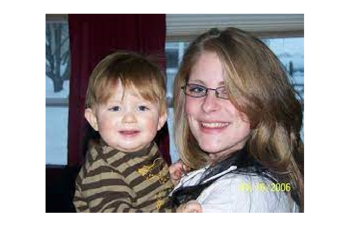 Джессика Херинга со своим сыном, источник фото: https://fr-ca.findagrave.com/