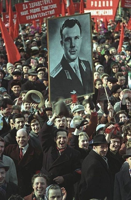 Красная площадь встречает Юрия Гагарина 14 апреля 1961 года
