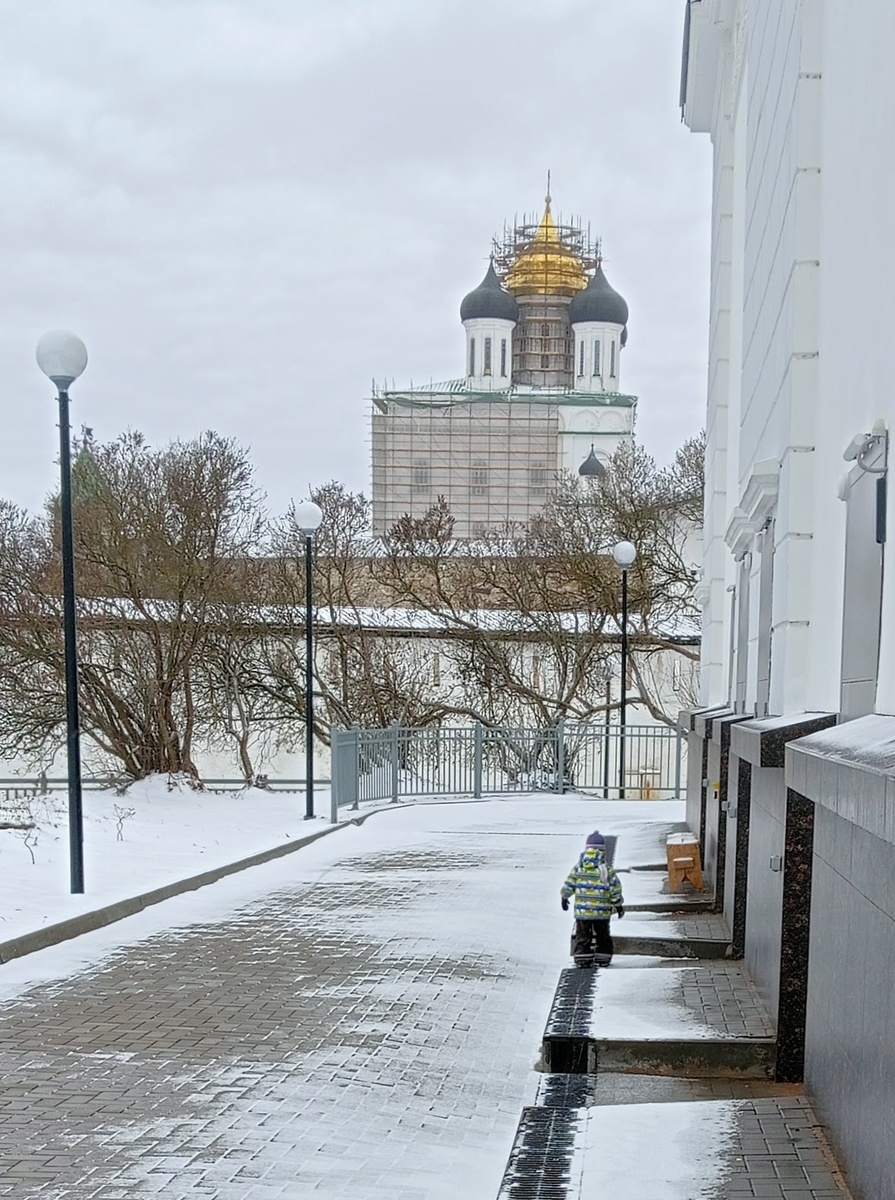 Весна нынче была синусоидальной - то в шортах, то в зимних куртках