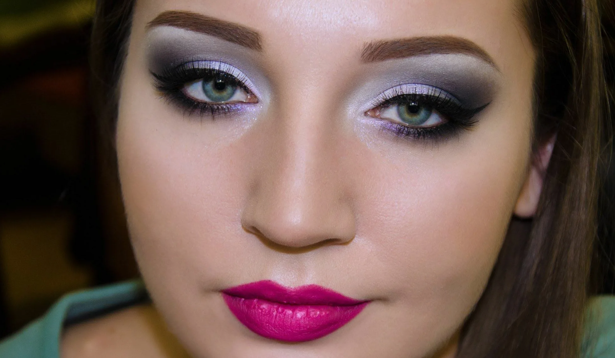 Яркий макияж. Источник фото ru.pinterest.com