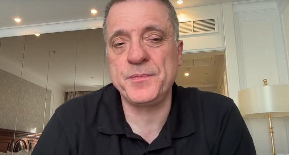    Британский аналитик Александр Меркурис. Автор фото: https://www.youtube.com/watch?v=vwm3ik9Izjw