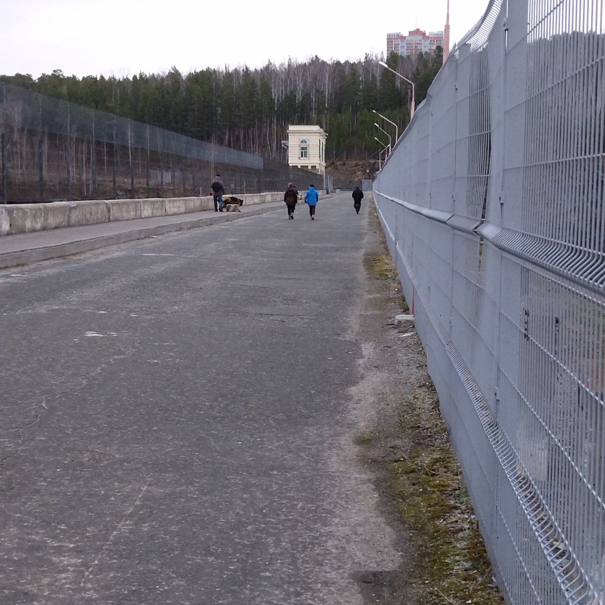 Плотина Белоярского водохранилища