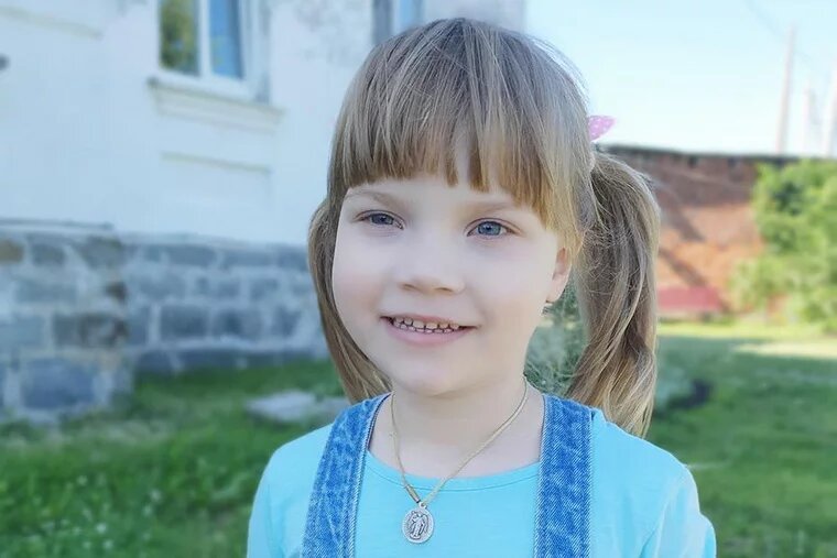 Ариша с рождения ведет борьбу с коварной болезнью. Фото: «Русфонд»