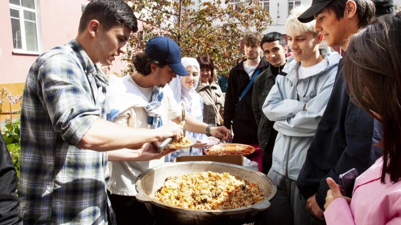     Фестиваль национальных культур в АлтГУ Анна Зайкова