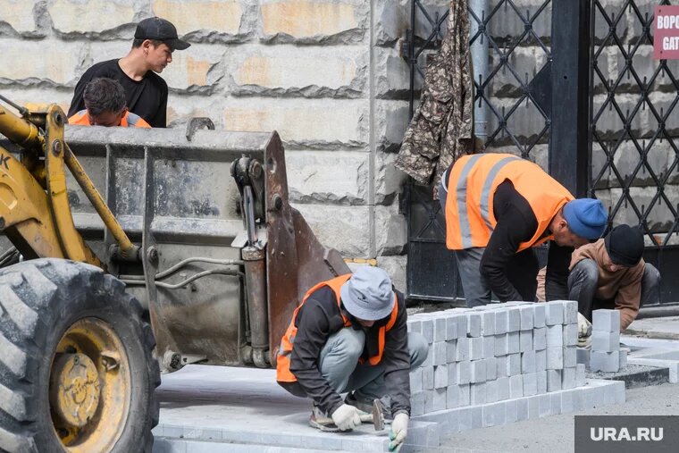 665 иностранцев депортировали из региона (архивное фото). Фото: Илья Московец © URA.RU