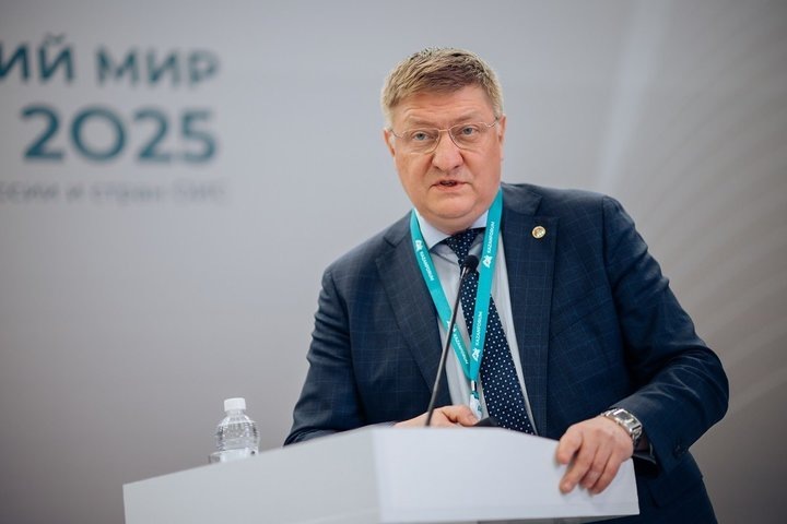 Заместитель министра строительства, архитектуры и ЖКХ Республики Татарстан Владимир Кудряшев в ходе сессии рассказал об опыте Татарстана в плане развития КРТ. Даниил Шведов