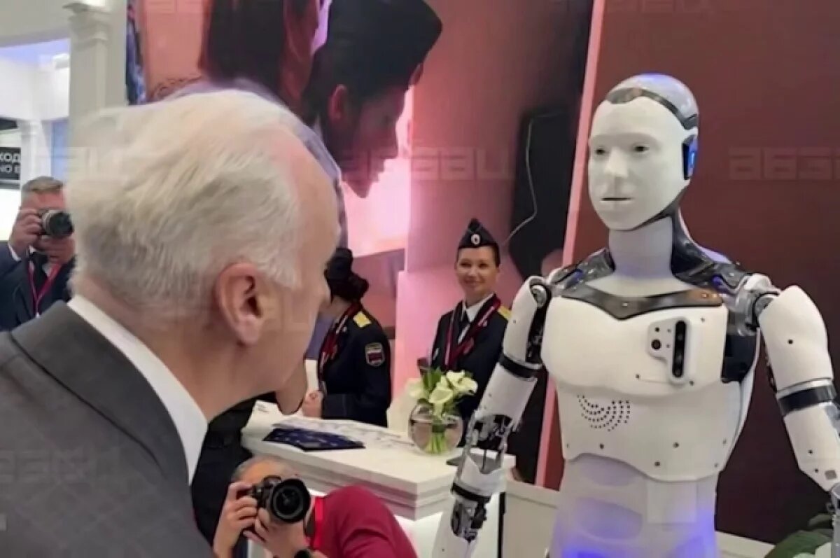    Пермский робот Арди не смог присесть по просьбе главы СК РФ Бастрыкина