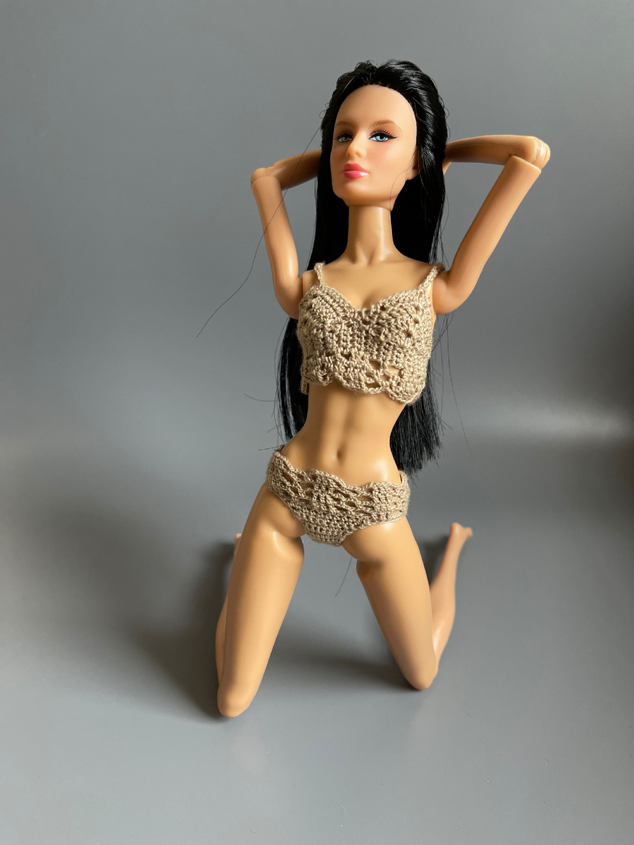 Кира в нижнем белье