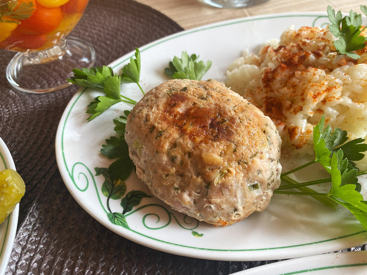 Как думаете, что внутри котлеты?