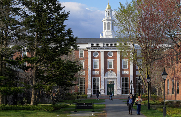    Гарвардский университет. REUTERS/Faith Ninivaggi