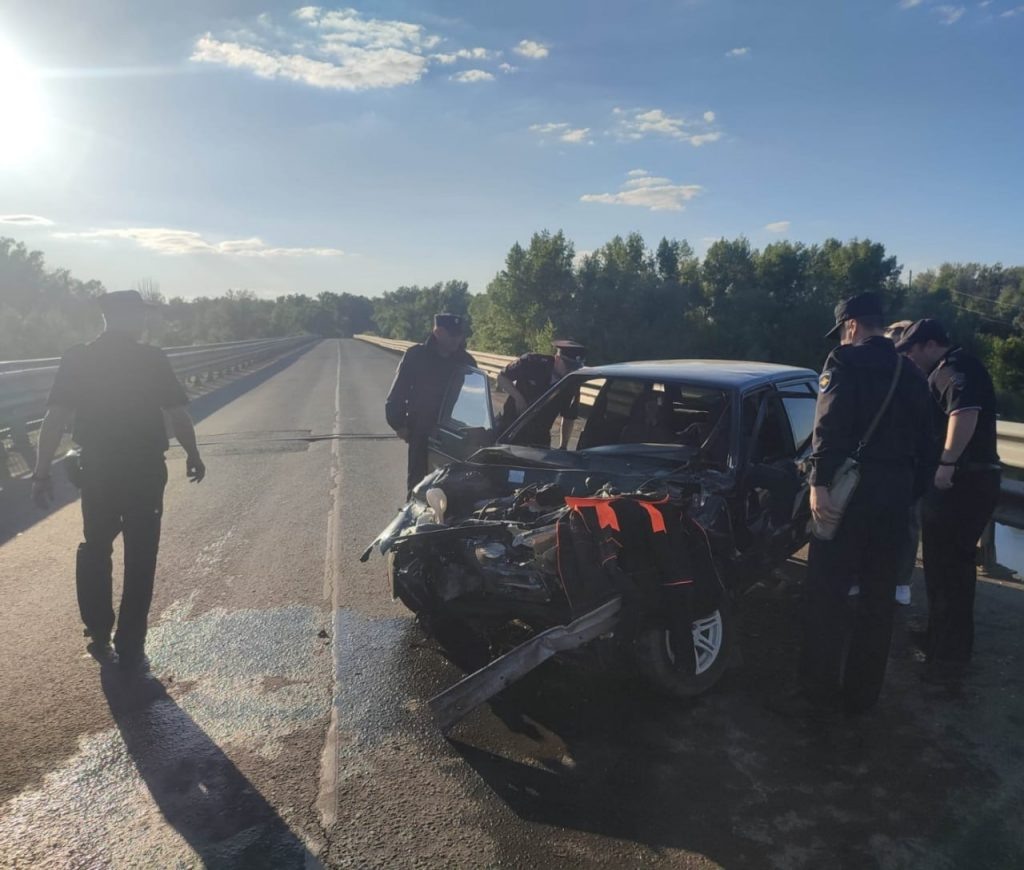    Пьяный водитель врезался в ограждение на мосту через Сакмару Оренбуржье