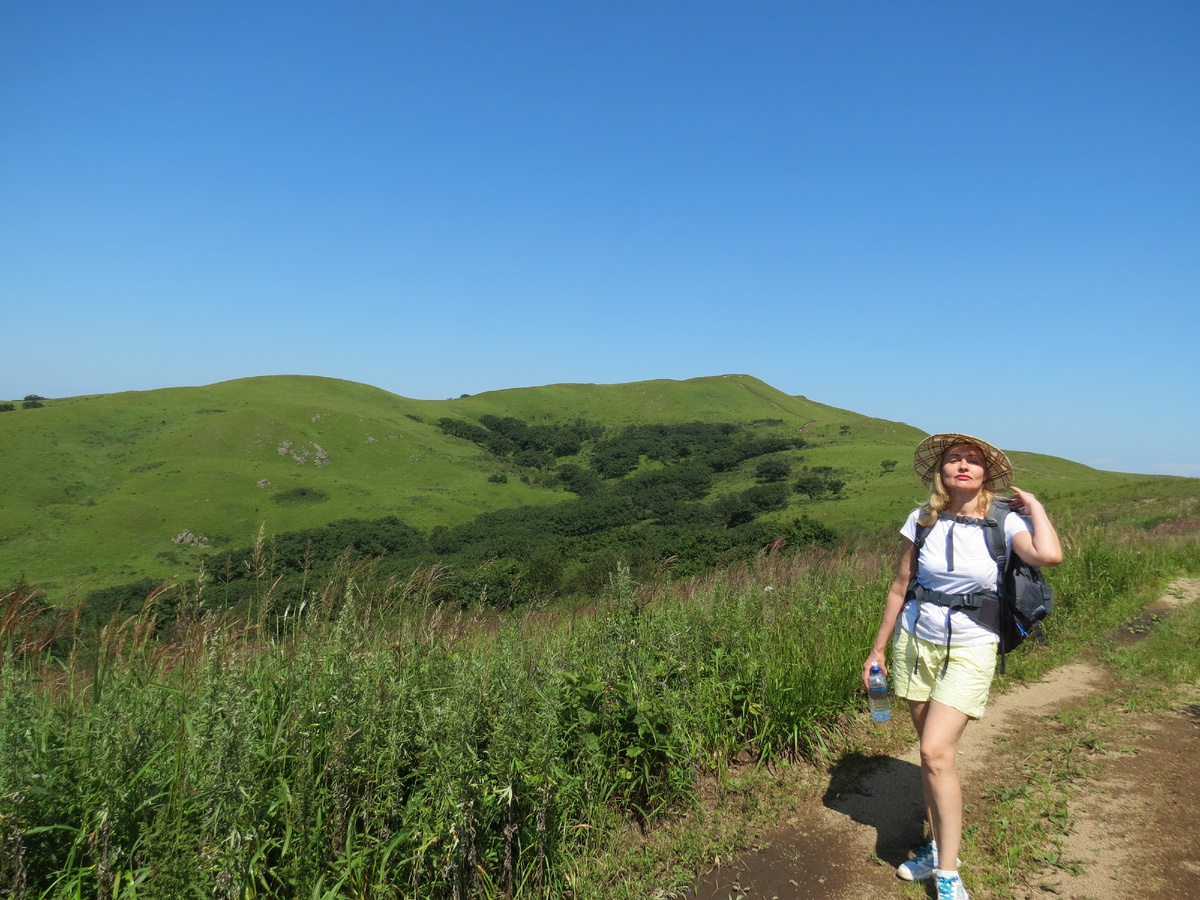Шорты..светлая футболка--что еще надо,что заметить .и уберечься от клеща