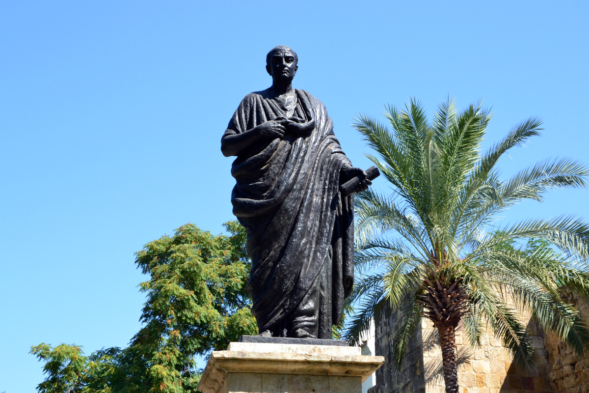 Статуя Сенеки в Кордове.