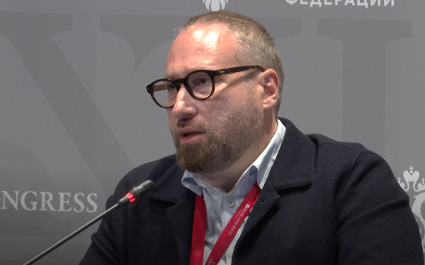 На фо­то: пер­вый зам­пред ко­мите­та Гос­ду­мы по ин­фор­мпо­лити­ке Ан­тон Го­рел­кин на XIII Пе­тер­бург­ском меж­ду­народ­ном юри­дичес­ком фо­руме