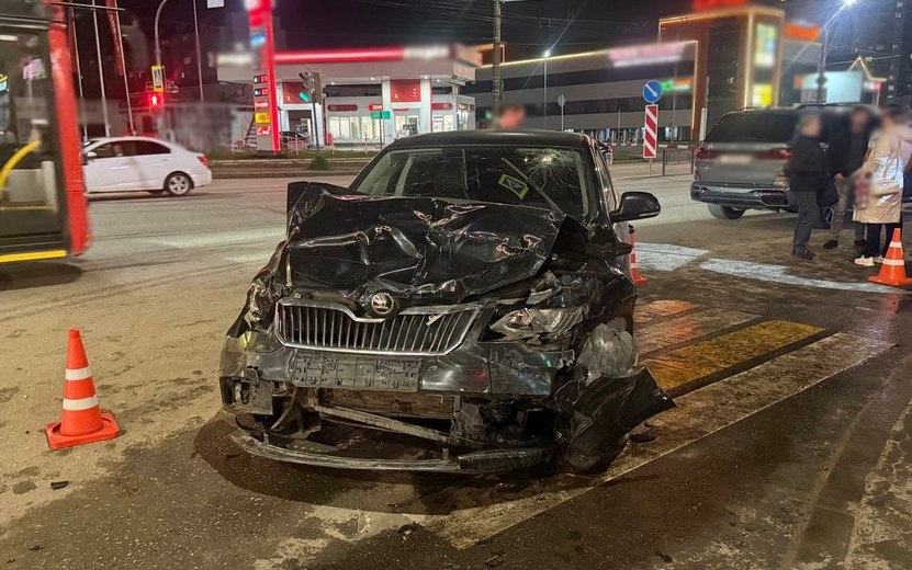    Два водителя и 4-летний мальчик пострадали в ДТП на ул. Клубной в Ижевске