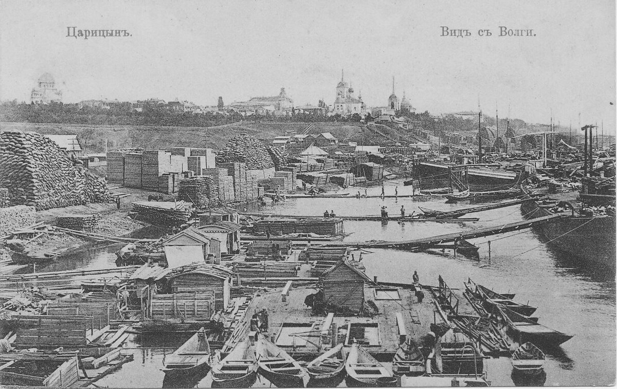 Царицынские пристани. Архивное фото.
