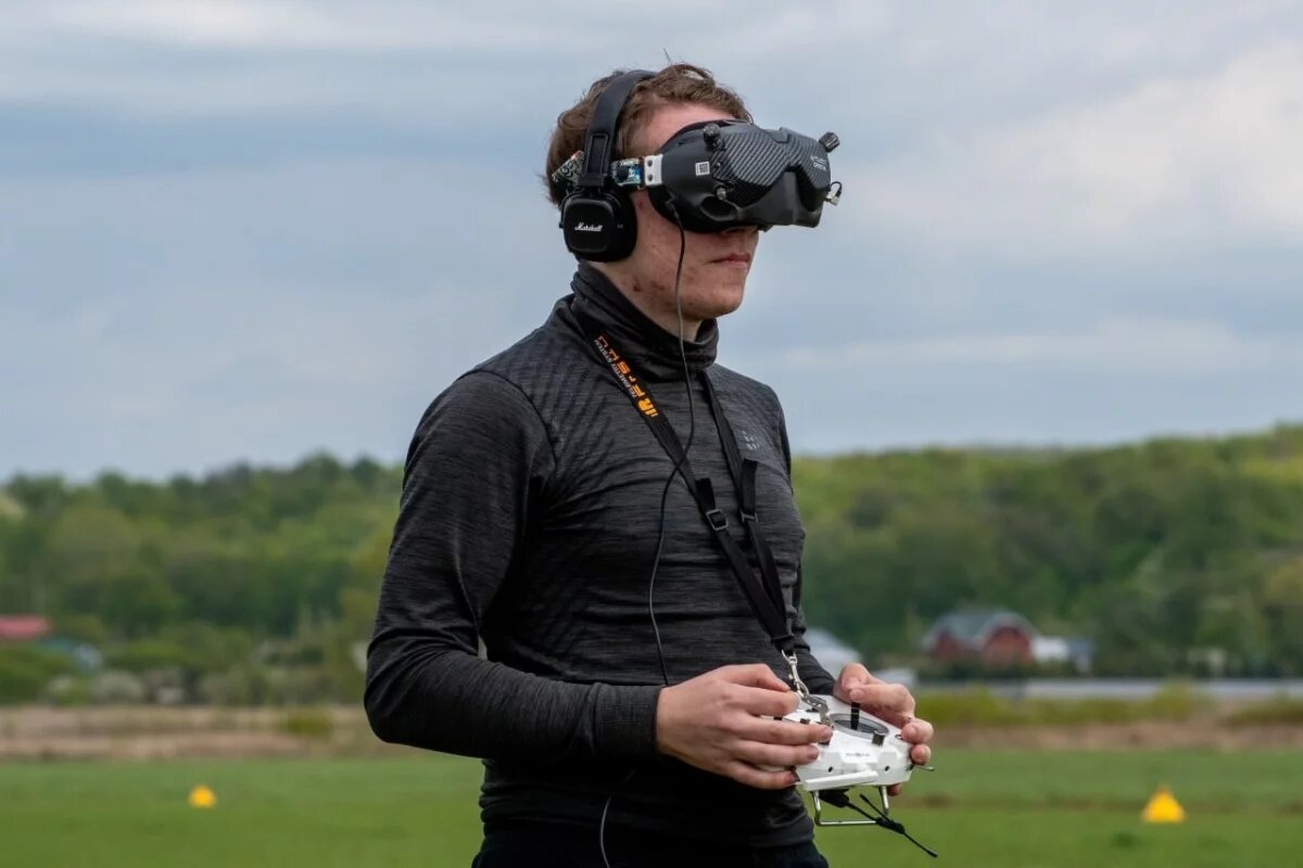    Первым делом аппараты.