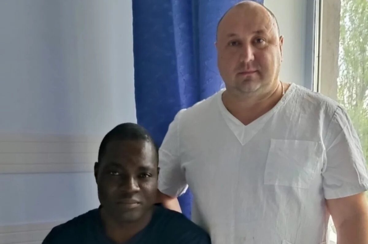    Липецкие врачи извлекли 40-сантиметровый кол из пациента из Нигерии