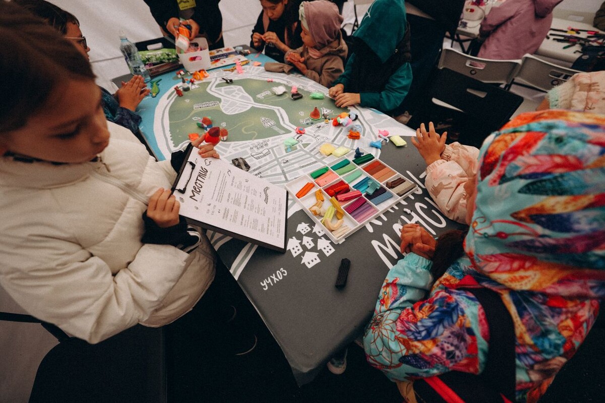 Для детей на площадках будут организованы мастер-классы по изготовлению крыльев, шляп, костюмов и других изделий.  Фото:  Фото предоставлено пресс-службой фестиваля «Местные»