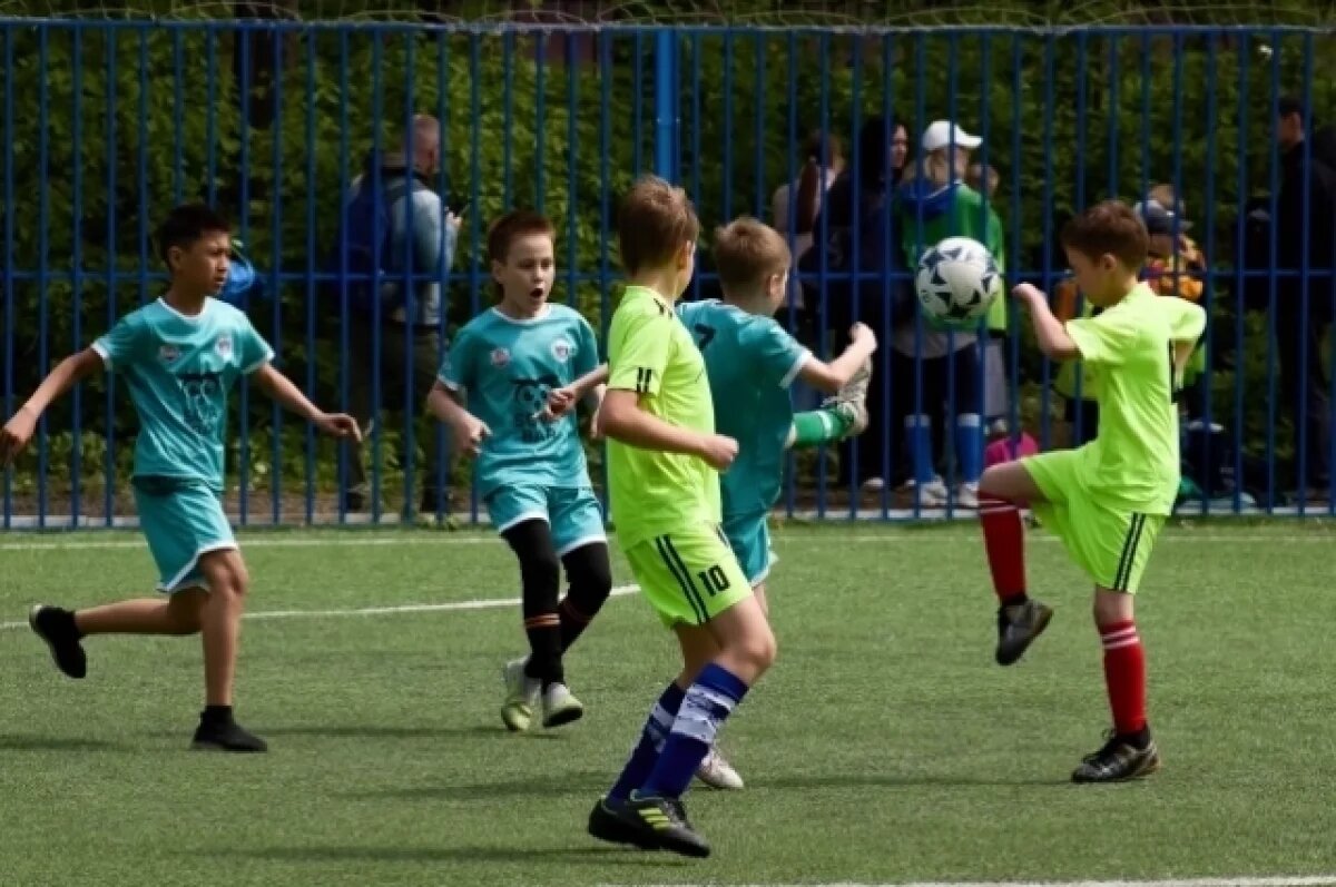    Новосибирцам показали кадры с турнира «Школьные футбольные таланты»