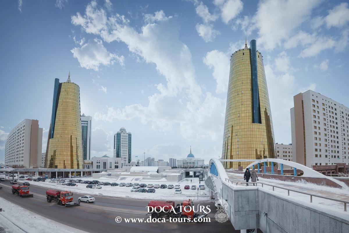 Ночной дрон в Астане, видео 4K Посмотрите на красивый город с уникальной точки зрения
Видео: https://www.youtube.com/shorts/UVXyp77JDXU 

Здравствуйте, дорогие наши подписчики!

Если вам нравятся наши видео, пожалуйста, не стесняйтесь ставить лайк, подписываться и делиться нашим контентом.

Город великолепен и потрясающий с высоты. Комплекс Байтерек, расположенный в центре города, представляет собой духовное и культурное развитие Казахстана. Рядом находится несколько высоких построек, в том числе жилые комплексы, отели и офисные здания.

Центр города окружают высотные жилые кварталы, которые выглядят довольно однородными и ухоженными. Некоторые секции украшены геометрическими узорами, в том числе полукругами или кольцами.

