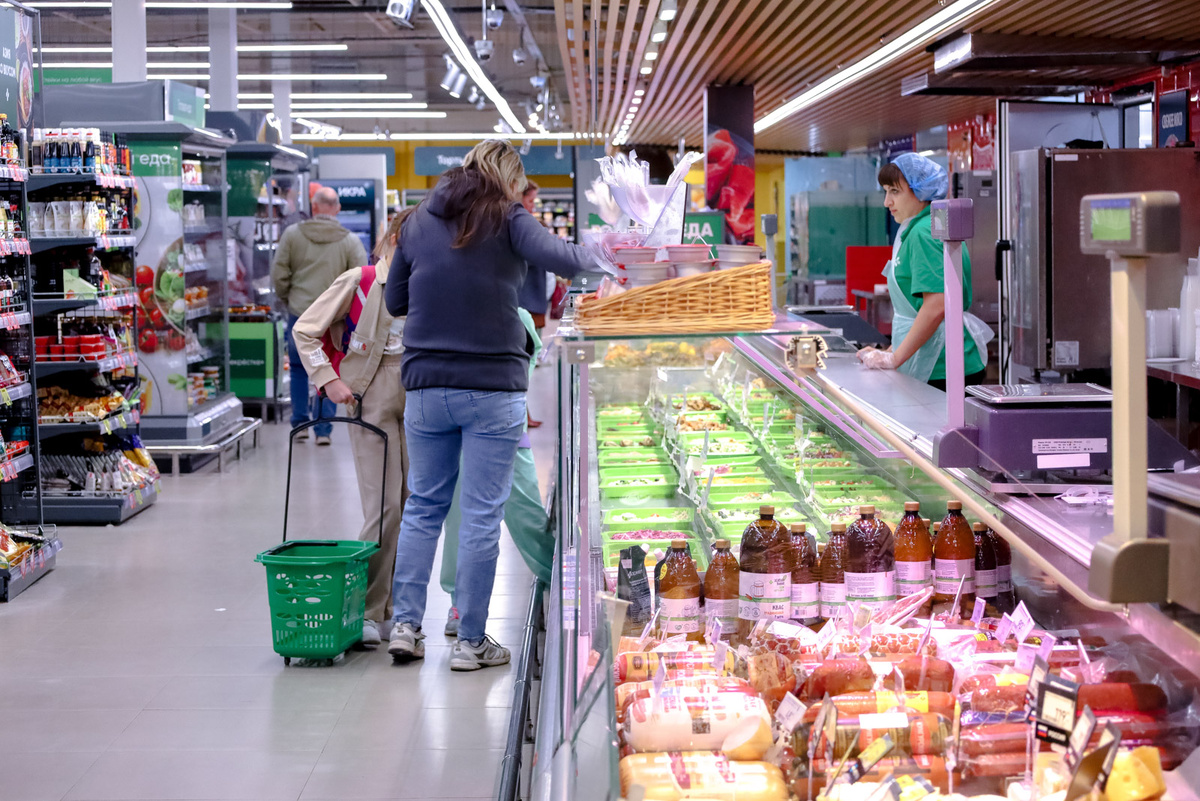 Статисты подсчитали данные за апрель.  Фото: ФедералПресс / Елена Майорова