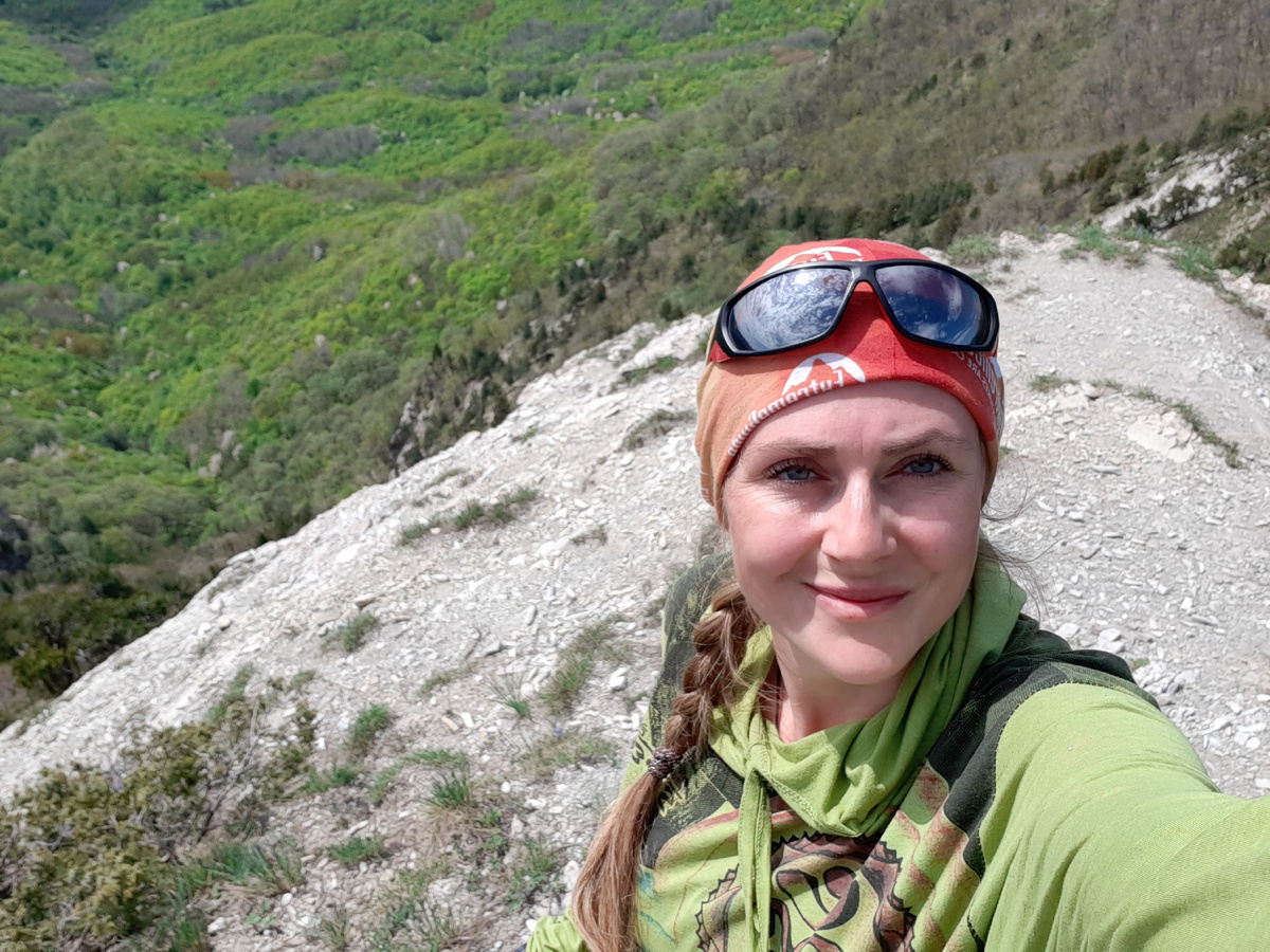 вот как на фотках показать, что сзади офигенный обрыв?