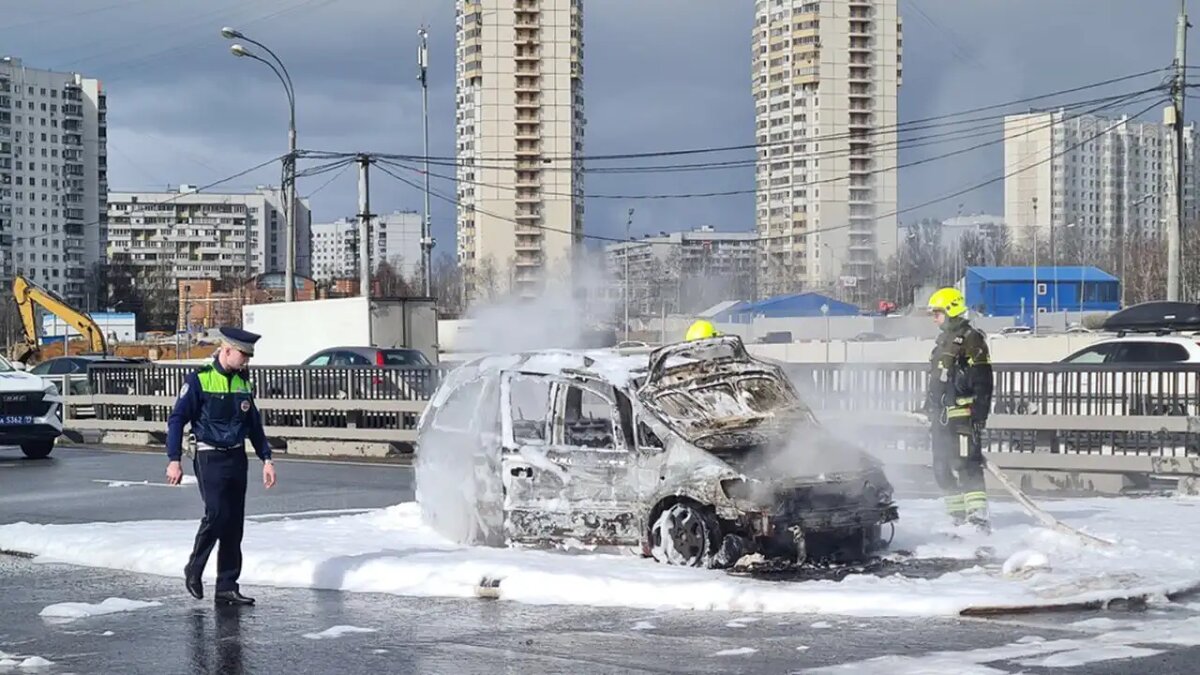    Возгорание автомобиля во время движения.