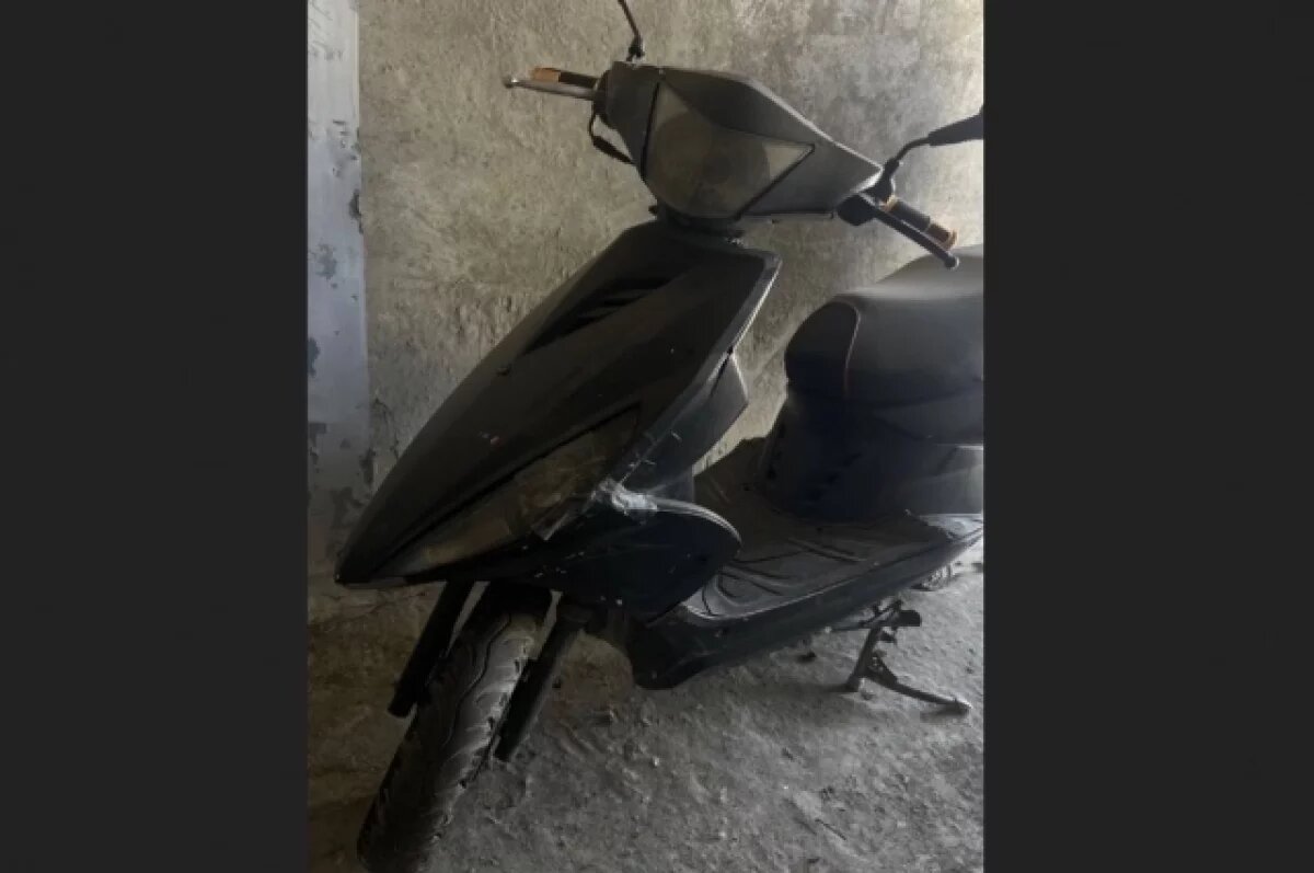    В Крыму мать купила подростку мопед, на котором он врезался в столб ЛЭП