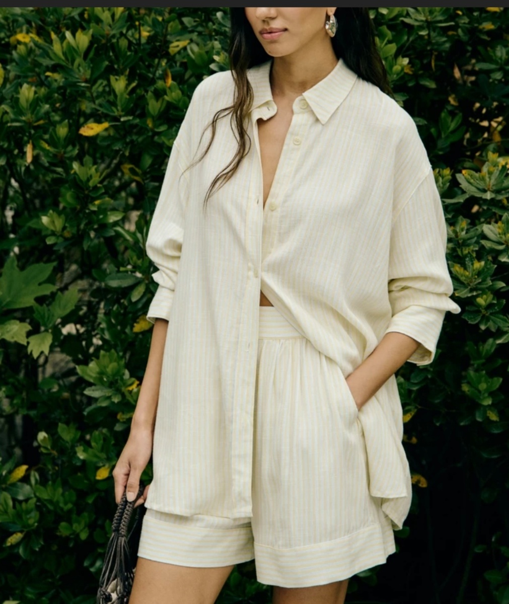 Рубашка из вискозы и льна 3599 руб. Шорты из вискозы и льна 2399 руб. Цены очень даже приемлемые по нынешним меркам👍