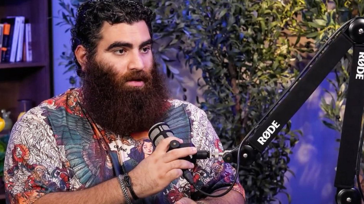 Фото Арсена Маркаряна, пропагандирующего свои взгляды на подкасте