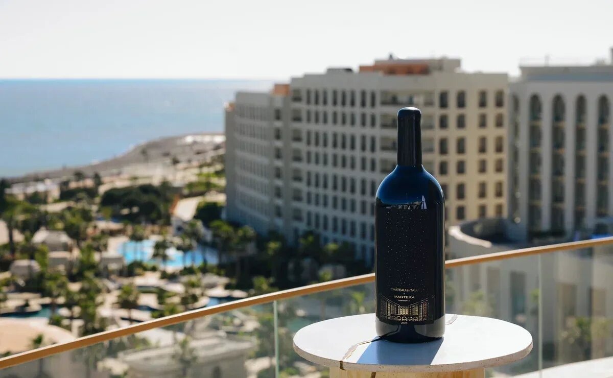    Россиянам предложили купить вино за 200 миллионов и получить люкс-резиденцию у моря в подарок