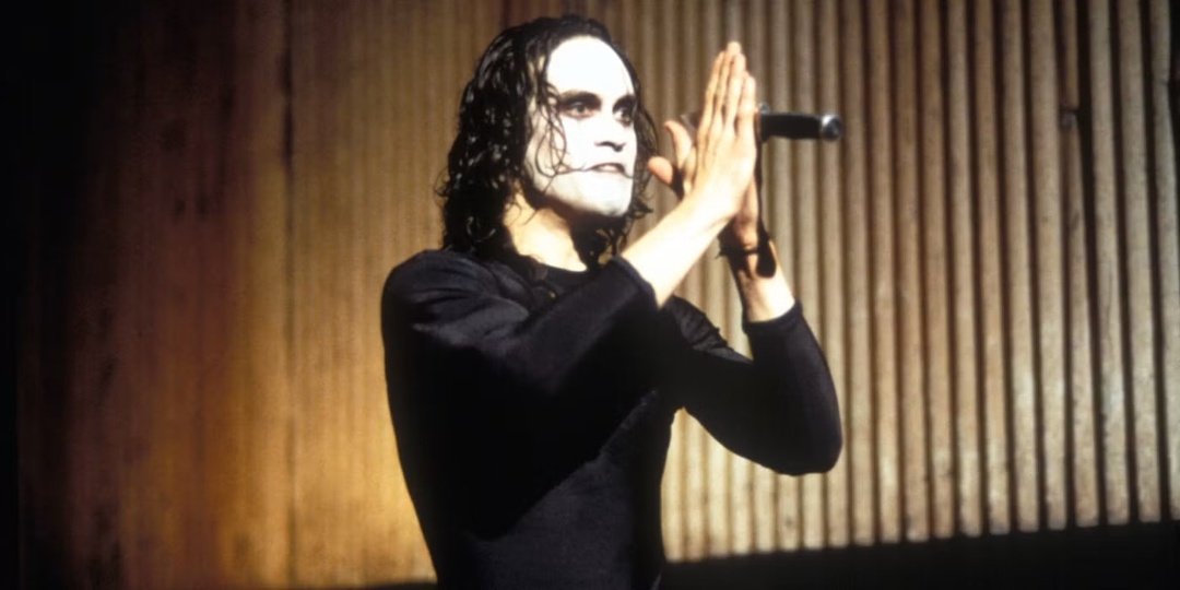 Как Брэндон Ли погиб на съемках фильма «Ворон»?