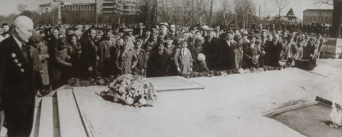    На открытие Вечного огня Славы пришли тысячи горьковчан