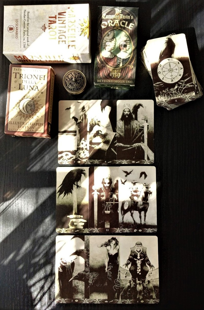 Ответ смотрим на колоде таро "Ворон смерти"