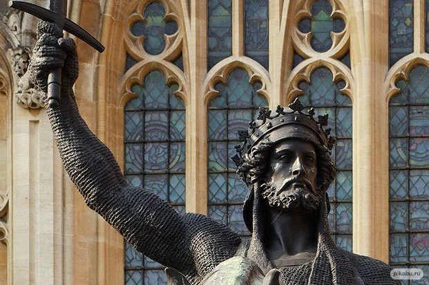 Король Ричард Плантагенет. Памятник в Вестминстерском дворце.
