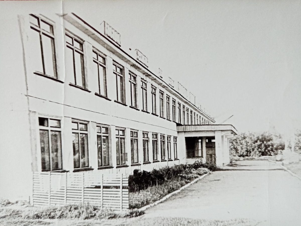 Школа в 1982г